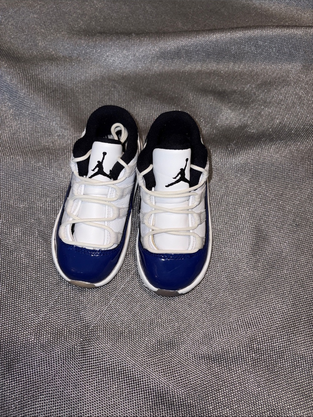 Jordan 11 Low White Concord size 8c